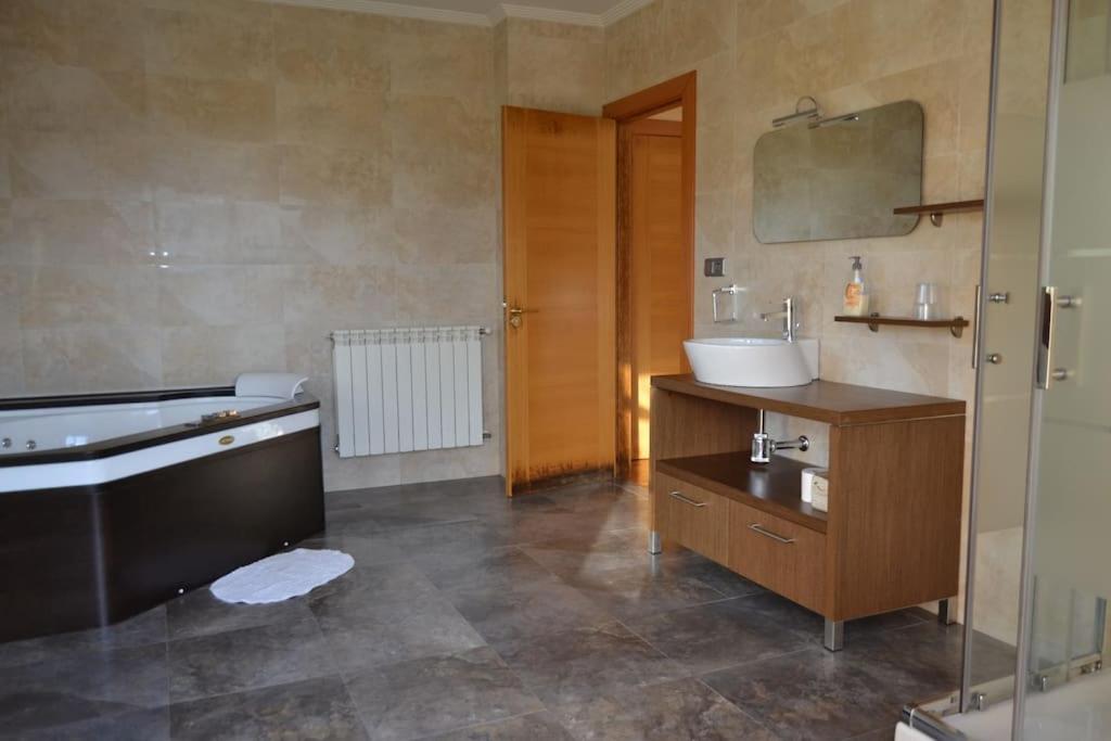 הוילה Pendueles Casa Manuela Llanes Asturias. מראה חיצוני תמונה